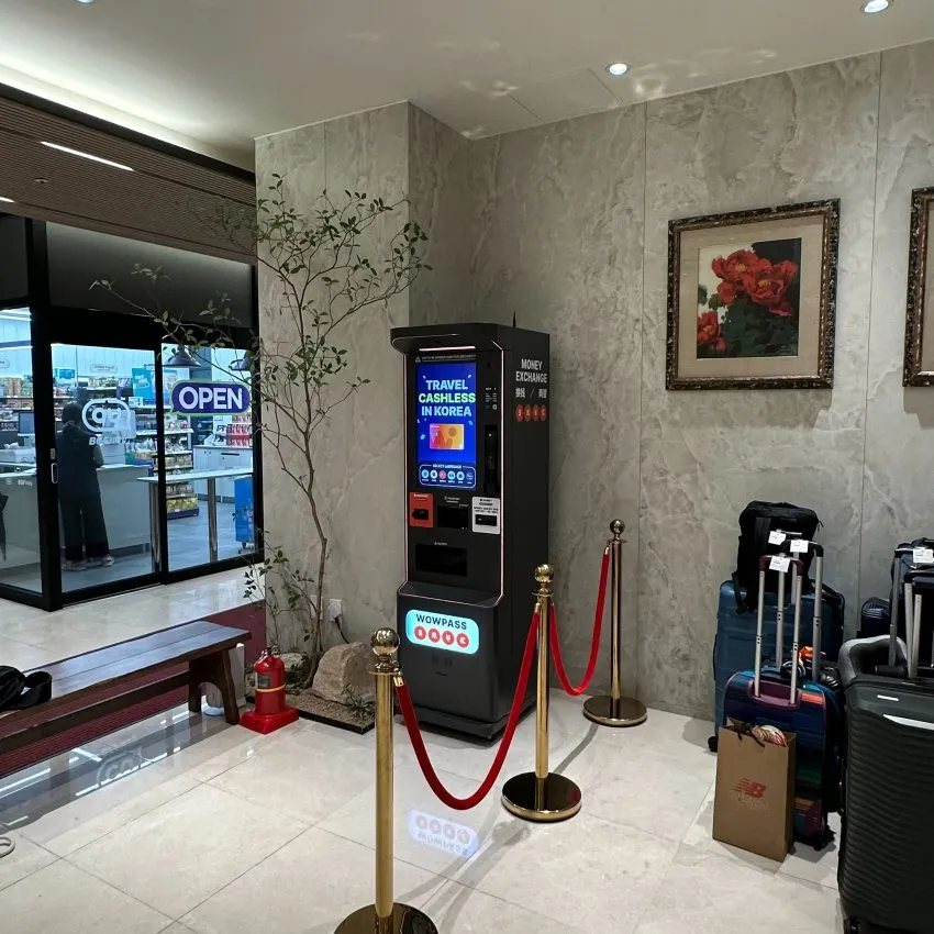 セブンイレブン 弘大中央店 - 写真2