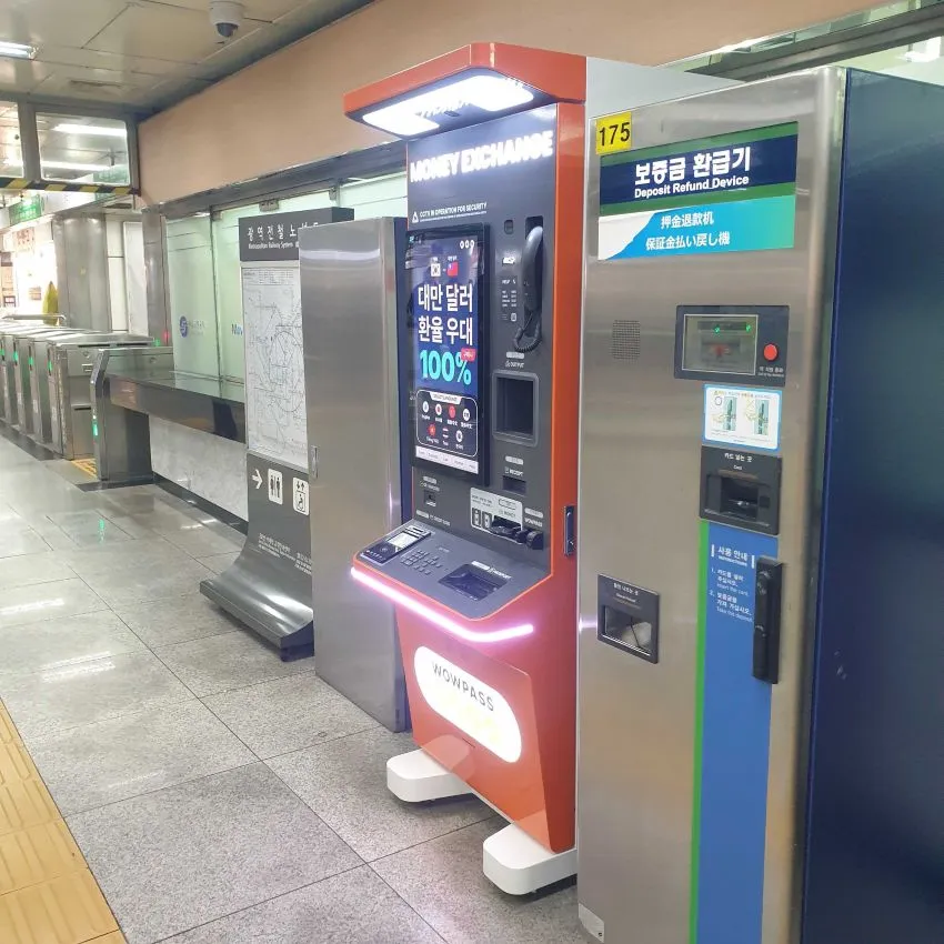 梨大駅 - 写真3