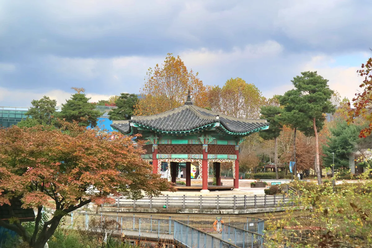建国大入口駅周辺の両替所