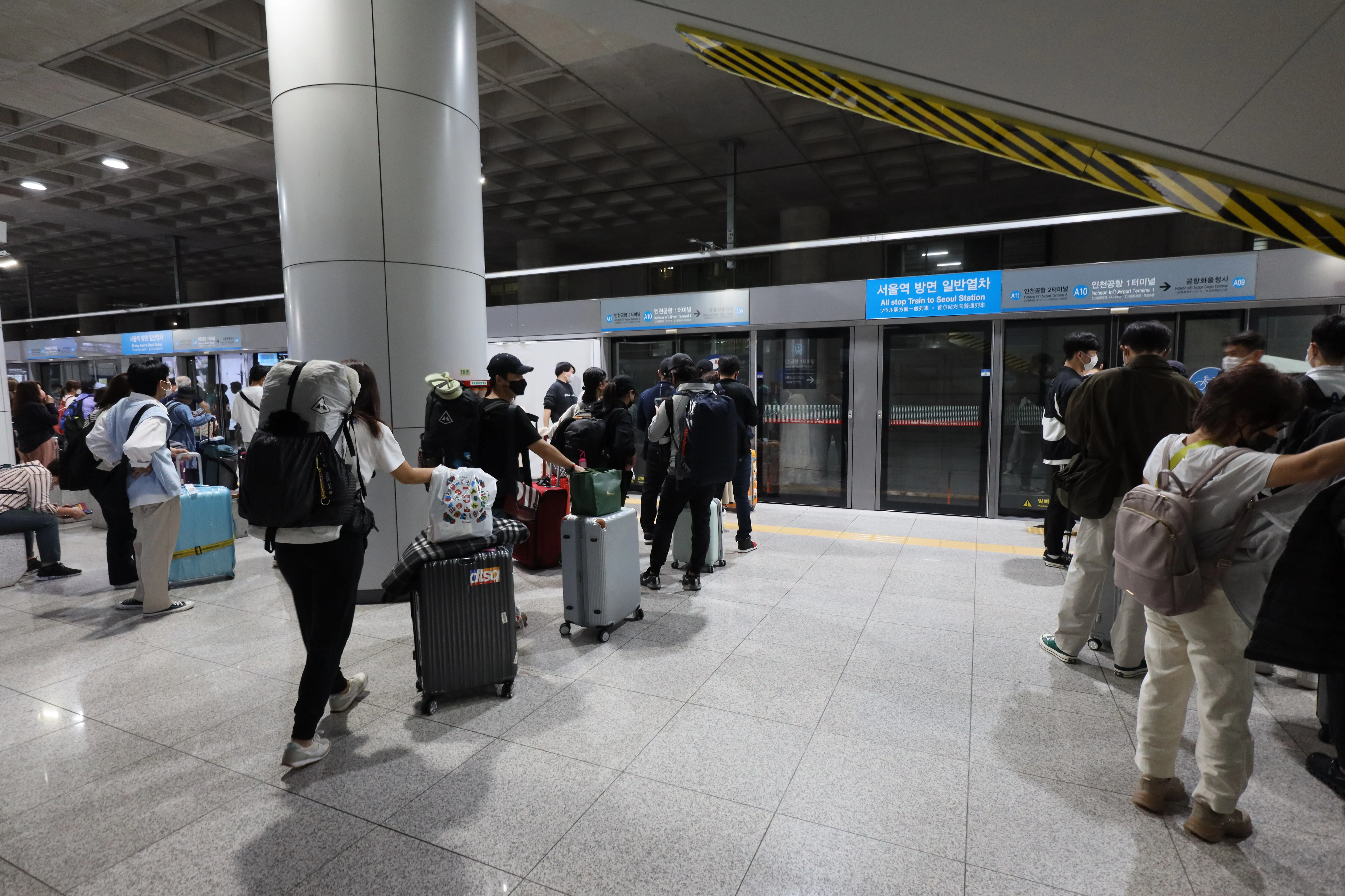 駅から WOWPASS 両替機を探す