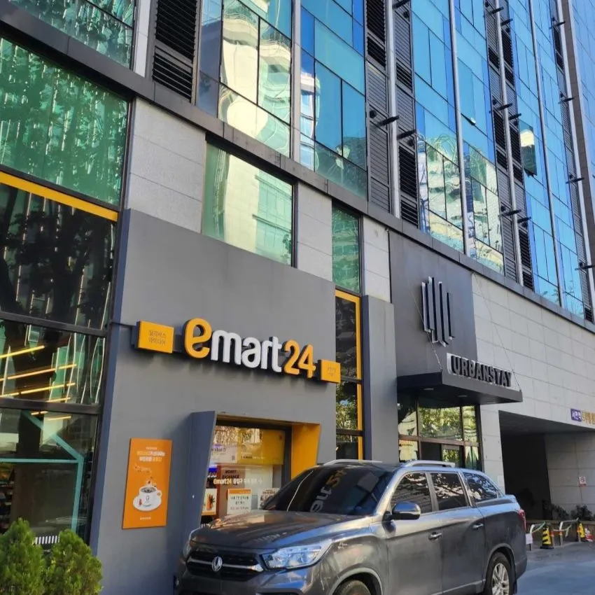 E-MART24 R西面アーバンステイ店 - 写真1