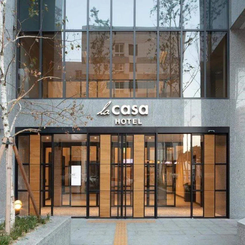 ラカサ ホテル 光明