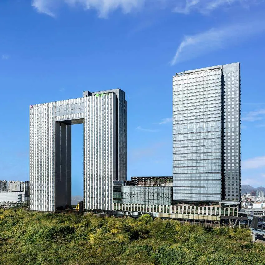 CU龍山アンバサダーホテル店