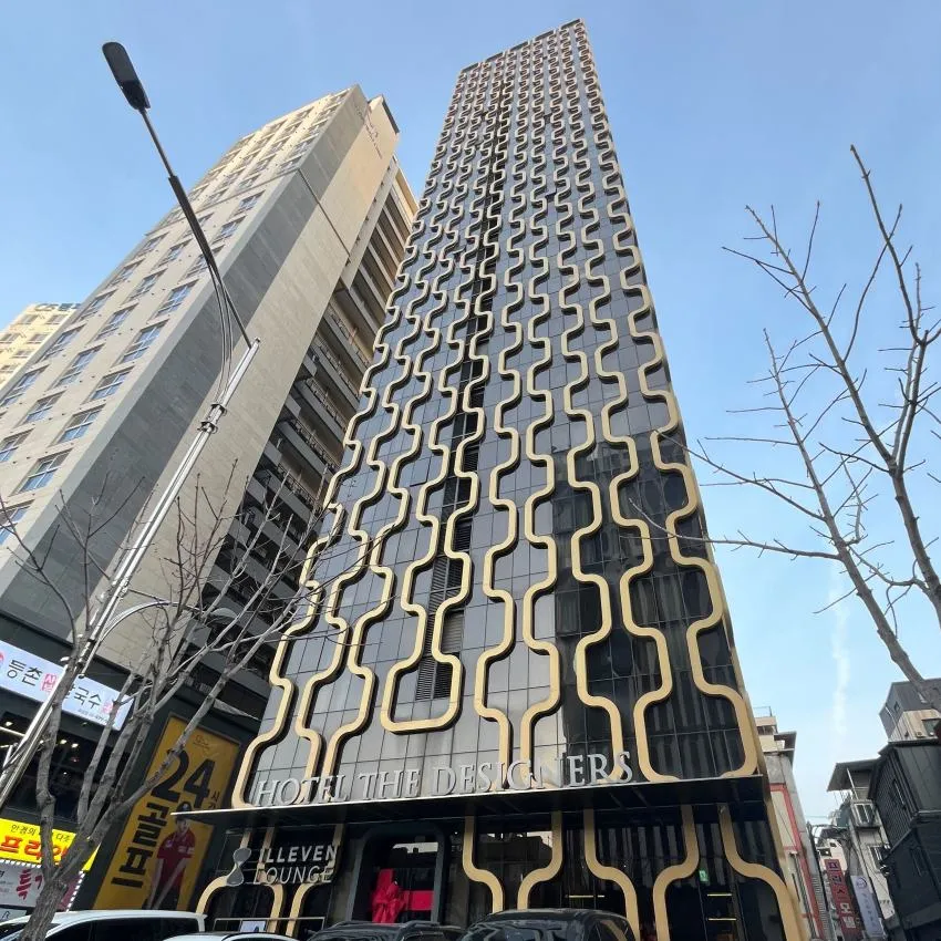 ホテル ザ デザイナーズ プレミア 聖水&建大