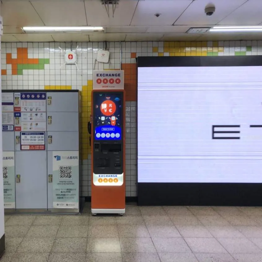 明洞駅（改札口内部）