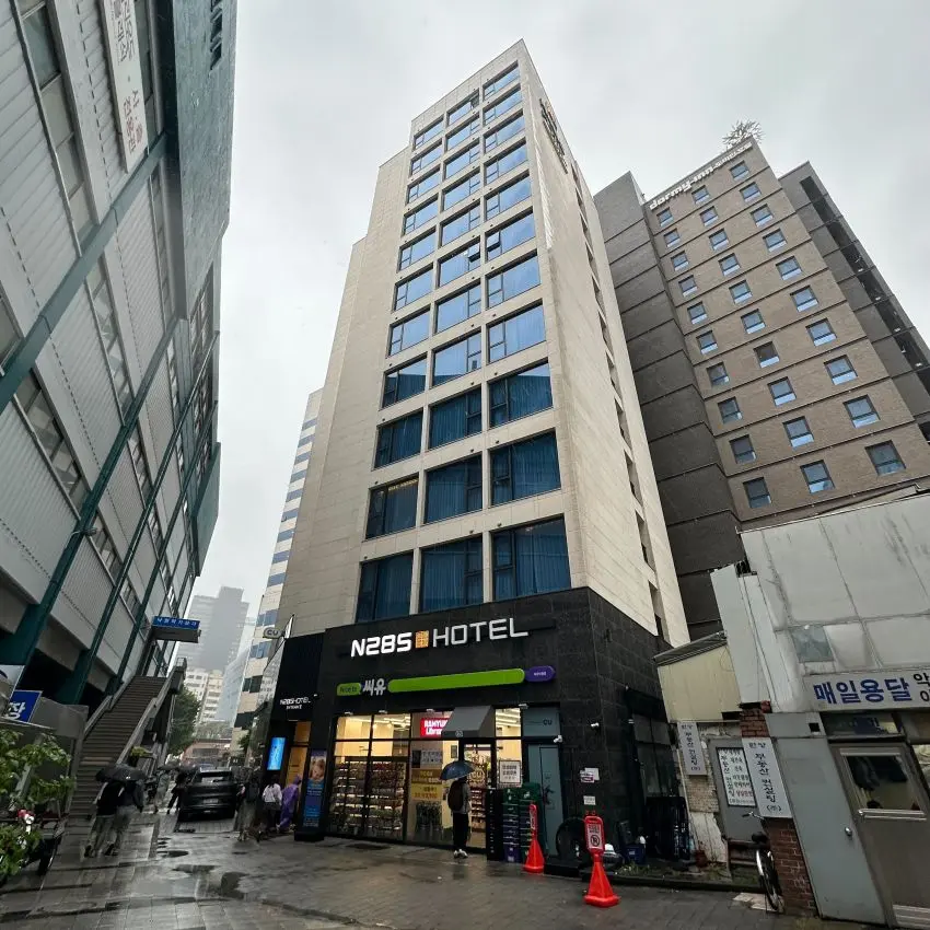 セブンイレブン 弘大中央店