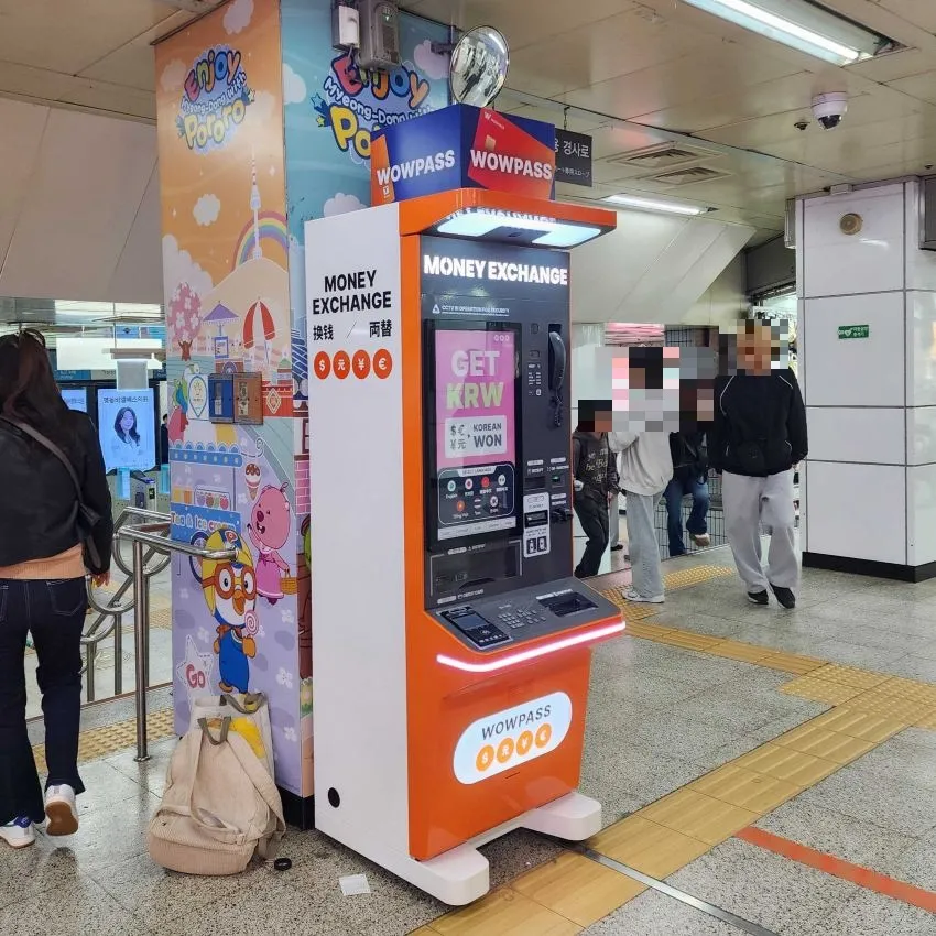 明洞駅（改札口外部） - 写真1